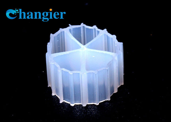 Medios de filtro blancos de agua del color 10*7m m MBBR de la acuicultura K2